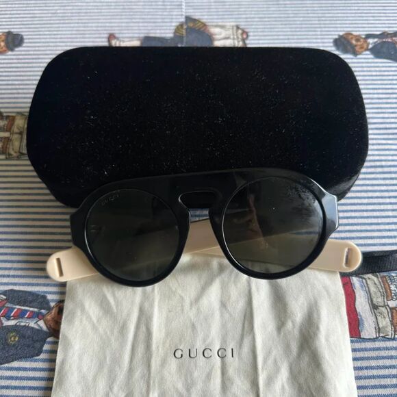 Authentic Gucci GG0256S-001 Sunglasses With Case & Accessories Retail $1000 - Picture 3 of 14